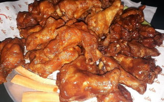 Chiltepino's Wings Uriangato food