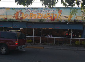 Lopezcaste, México outside