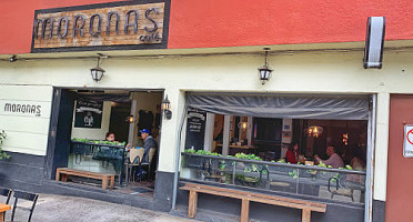 Moronas cafe outside