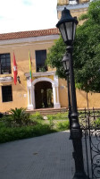Luna De Mompox outside