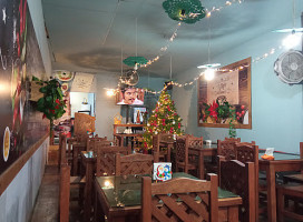 El Pepe Buffet inside