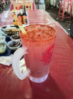 Rojos Mariscos Aves Y Carnes drink