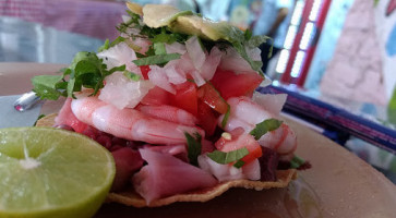 Mariscos El Chayas food