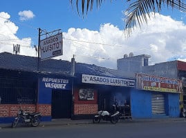 Asados Luisito Quiché outside