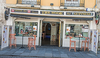 La Catedra Churrasqueria outside