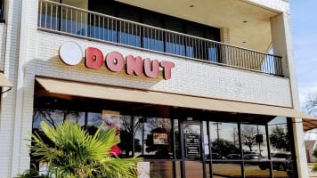 Cowfish Burgers & Sushi outside