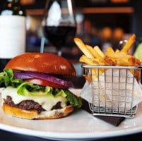 Piel Roja Comida Tipica Bebida