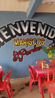 Mariscos El Perico logo