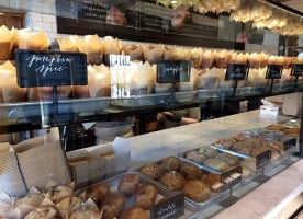 Las Alitas inside