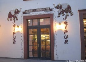 Fridas Y Adelitas outside