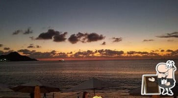 Pata Salada Beach outside