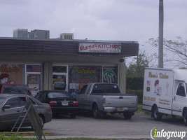 Garza Canela outside
