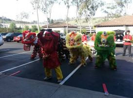 Los Pollos Hermanos outside