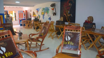 Cafe La Vina inside