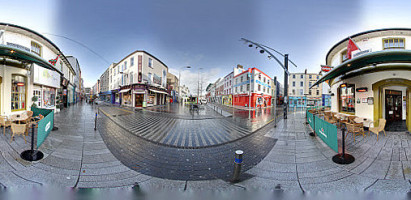 Divina Cocoa. Chocolate Cafe Exterior