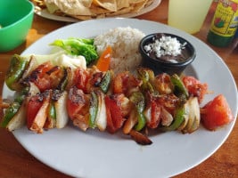 Hooters Cozumel food