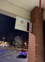 Mi Pueblo Pizza outside