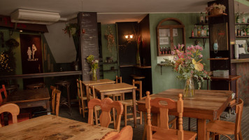 Costa Cafe Express Dentro