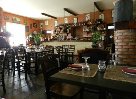 Burger Family Dentro