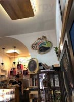 Café & Vino Restaurante Bar inside