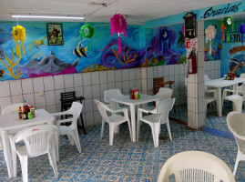 Pollo Arabe Parrilla À l'intérieur