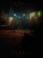 27 Adentro À l'intérieur