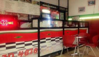 Pizza Pit Mall inside