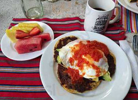 Café Condesa food