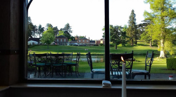 Auberge Du Lac outside