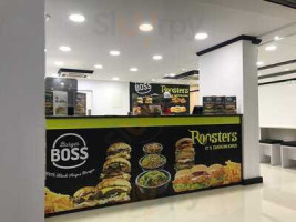 La Esquina De Los Mariscos inside