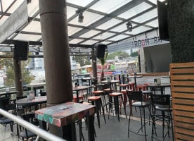 Pizza Báez outside