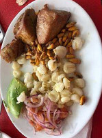 El Unaguille Brewpub food