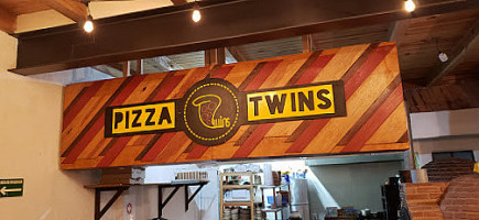 Pizza Twins Exterior