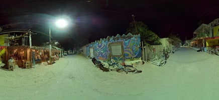 Holbox BÂsico outside