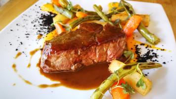 Oh La La Bistrot food