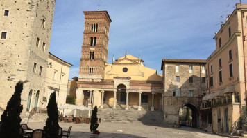 La Embajada Del Pollo outside