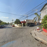 Antojitos Mexicanos. La GÜera outside