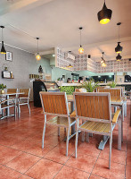 Llueve Café Suc. El Rubi À l'intérieur