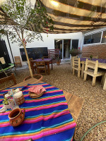 Al Café outside