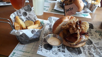 The Grill Station Burger Piatti