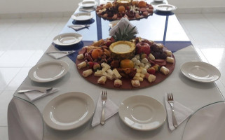 Status Restaurant food