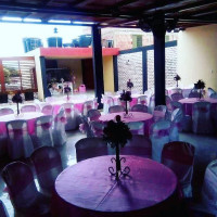 Status Restaurant inside