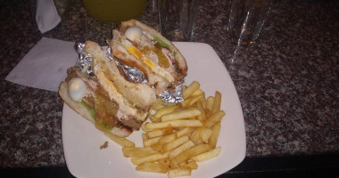 Status Restaurant food