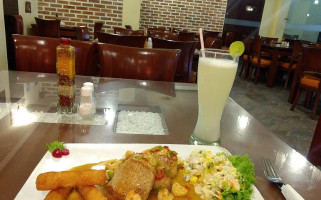 Status Restaurant food