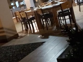 D’ Edith Restaurant Bar