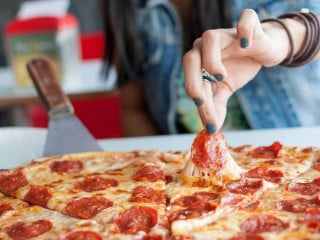 Mozzarella Pizza Place