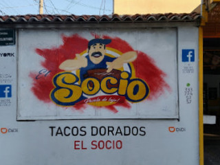 Tacos Dorados El Socio.