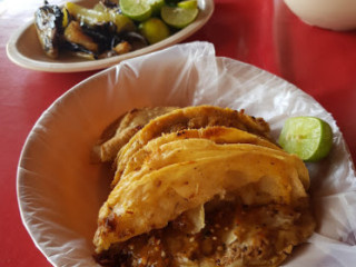 Tacos De Barbacoa Renato