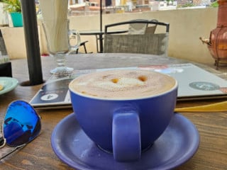 La Décima Musa Café