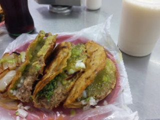 Tacos Barbacoa El Che Mesie